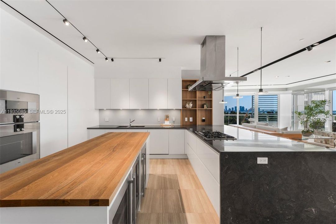 For Rent: $49,500 (4 beds, 4 baths, 4204 Square Feet)