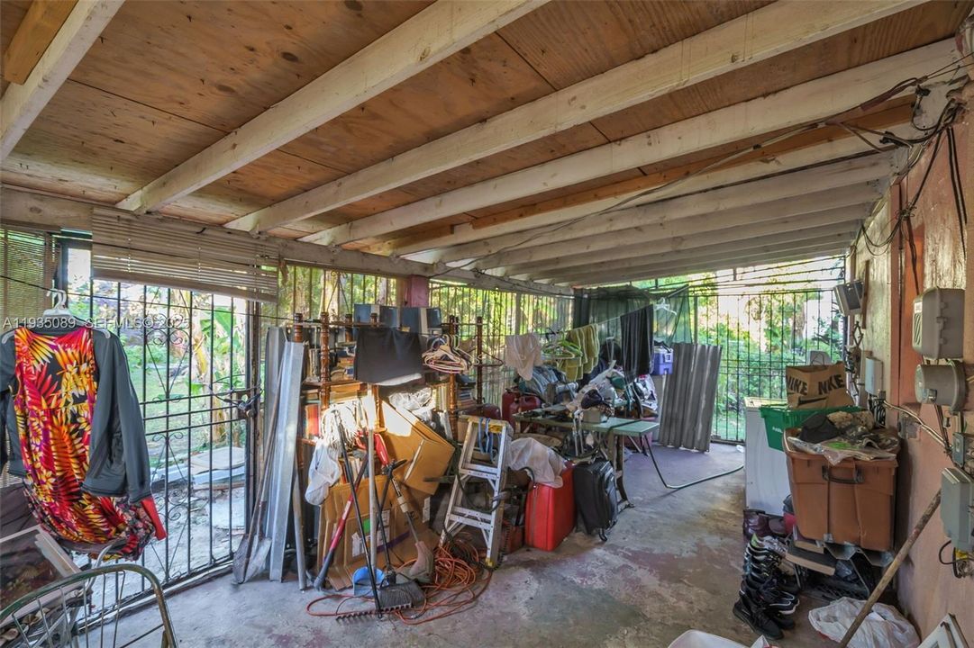 На продажу: $400,000 (2 спален, 1 ванн, 1092 Квадратных фут)