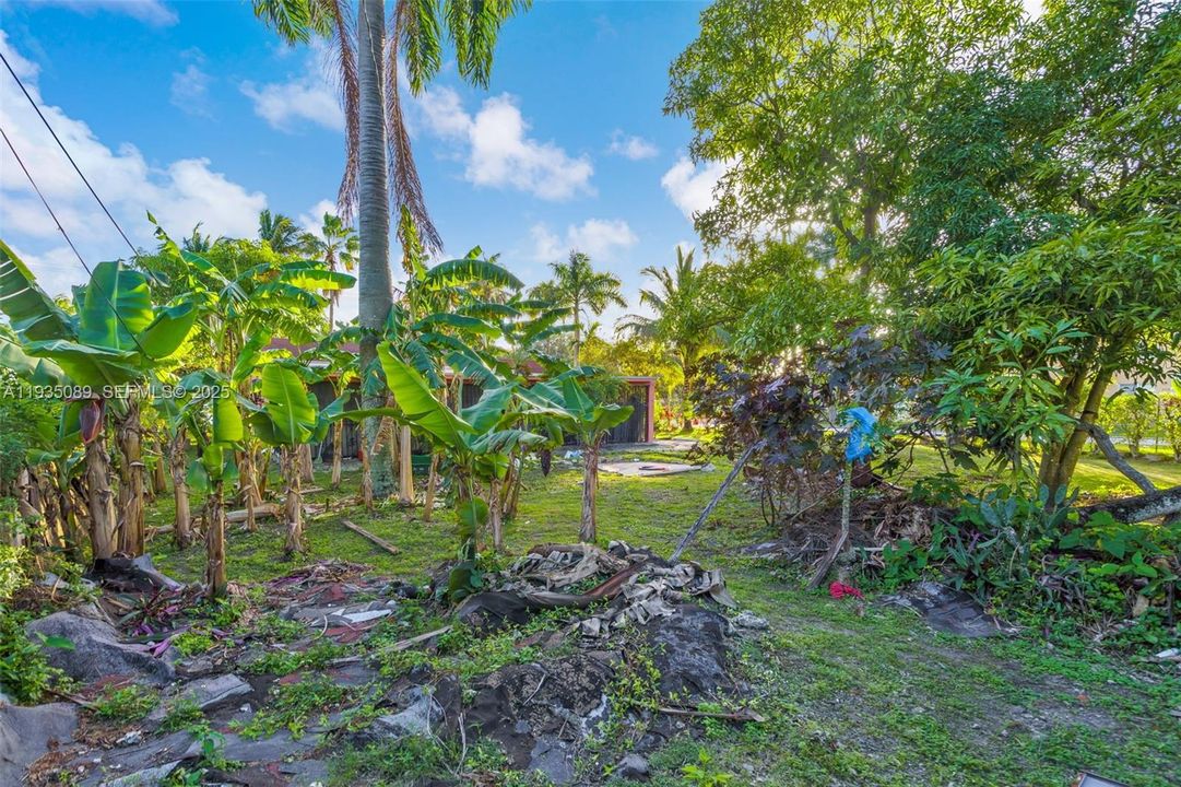 На продажу: $400,000 (2 спален, 1 ванн, 1092 Квадратных фут)