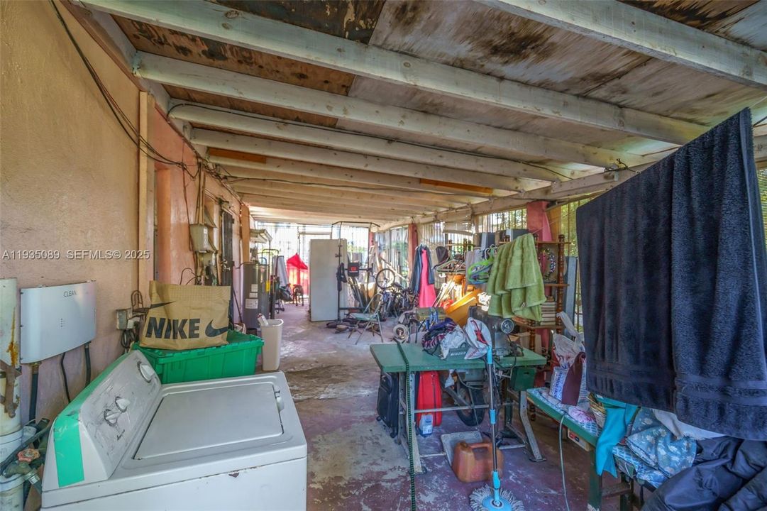 На продажу: $400,000 (2 спален, 1 ванн, 1092 Квадратных фут)