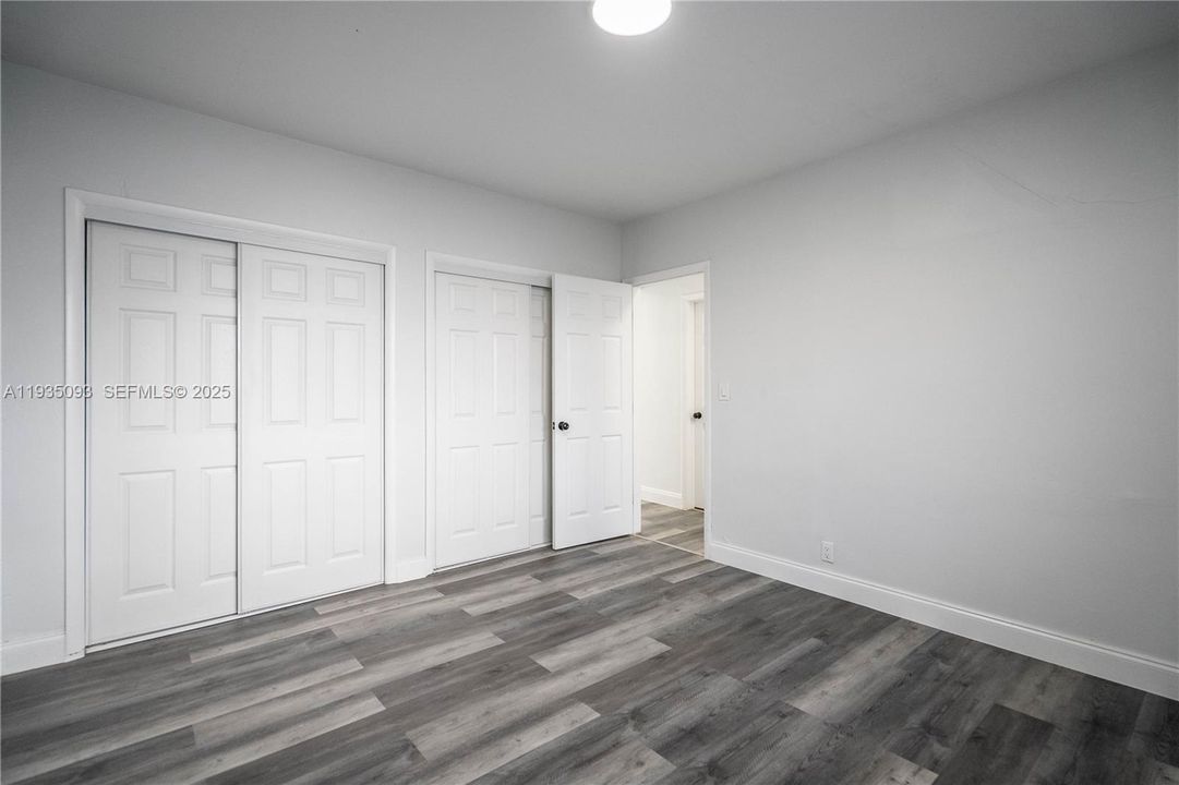 出租: $2,550 (3 贝兹, 1 浴室, 1125 平方英尺)