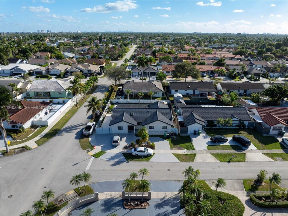 出租: $1,500 (1 贝兹, 1 浴室, 500 平方英尺)