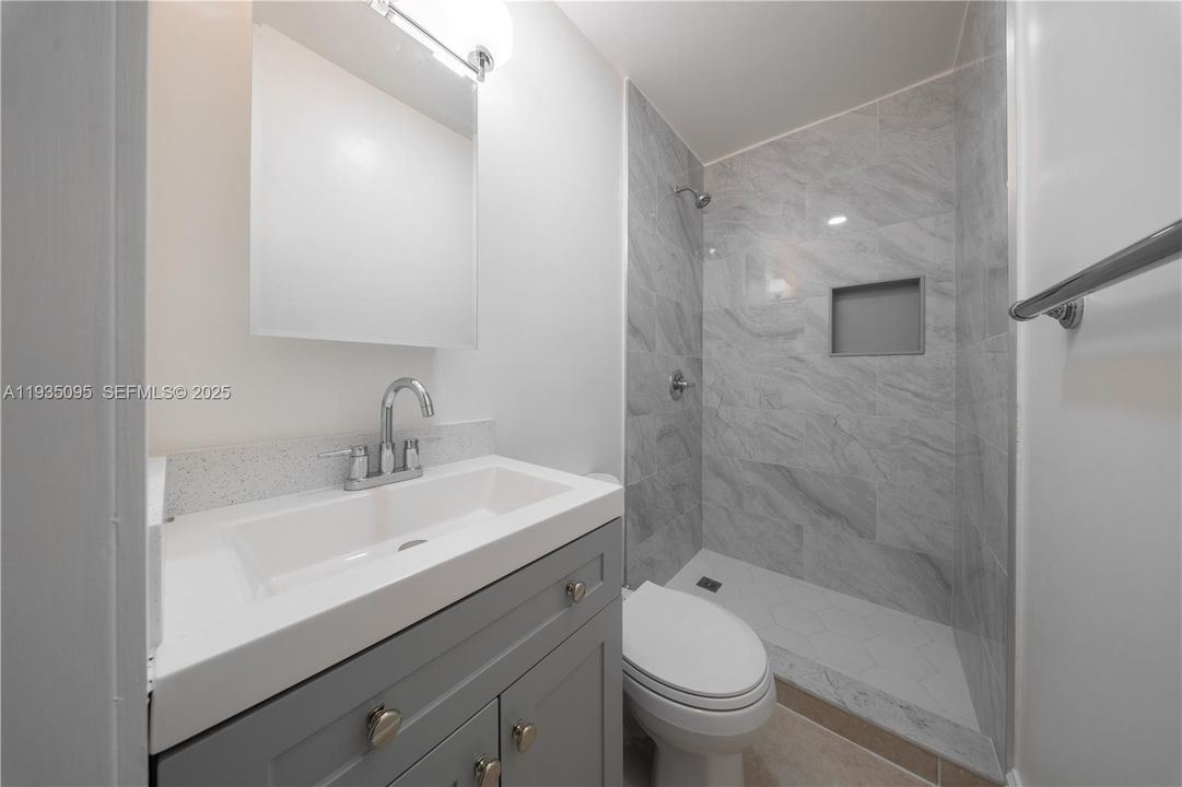 出租: $1,500 (1 贝兹, 1 浴室, 500 平方英尺)