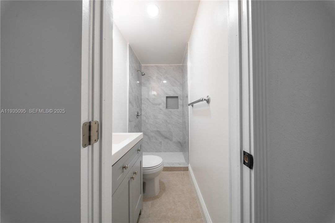 出租: $1,500 (1 贝兹, 1 浴室, 500 平方英尺)