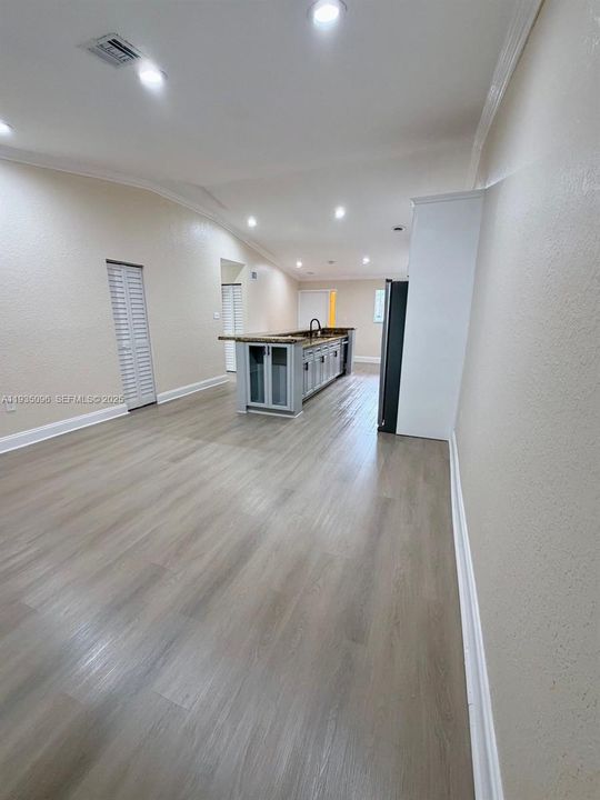 En Venta: $250,000 (2 camas, 2 baños, 1000 Pies cuadrados)