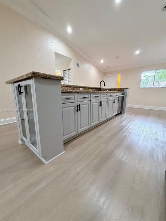 En Venta: $250,000 (2 camas, 2 baños, 1000 Pies cuadrados)