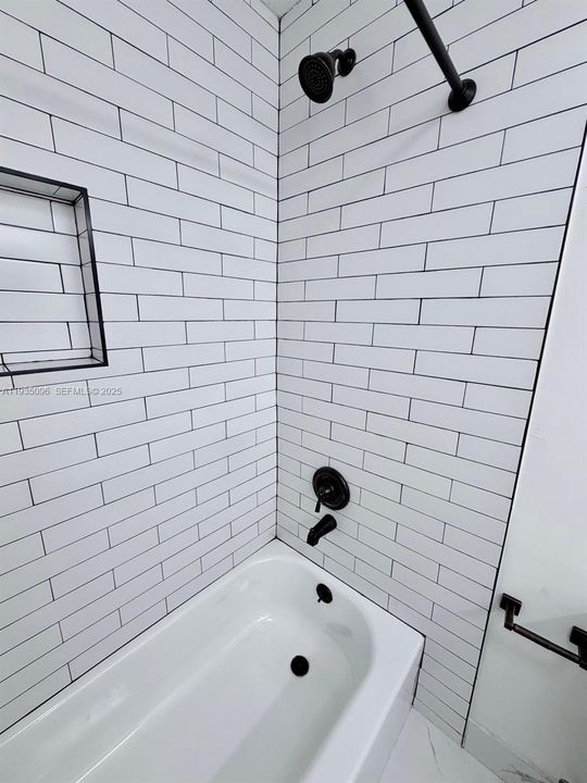 En Venta: $250,000 (2 camas, 2 baños, 1000 Pies cuadrados)