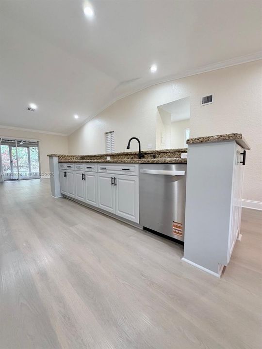 En Venta: $250,000 (2 camas, 2 baños, 1000 Pies cuadrados)