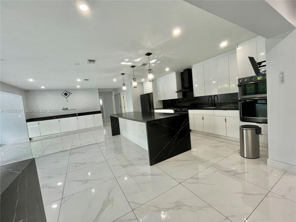 For Rent: $4,900 (4 beds, 2 baths, 2314 Square Feet)