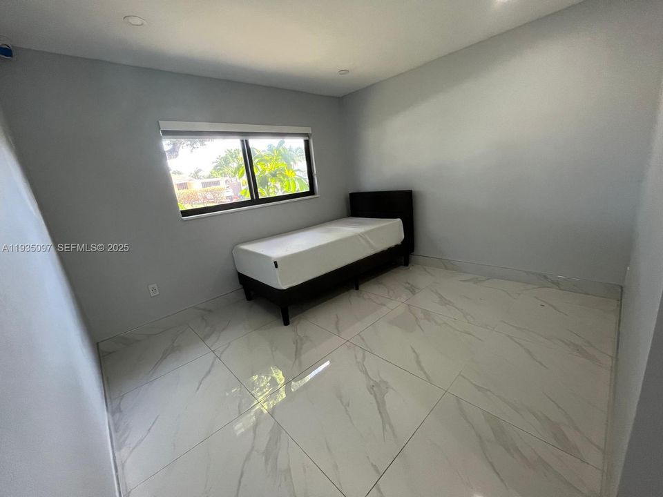 For Rent: $4,900 (4 beds, 2 baths, 2314 Square Feet)