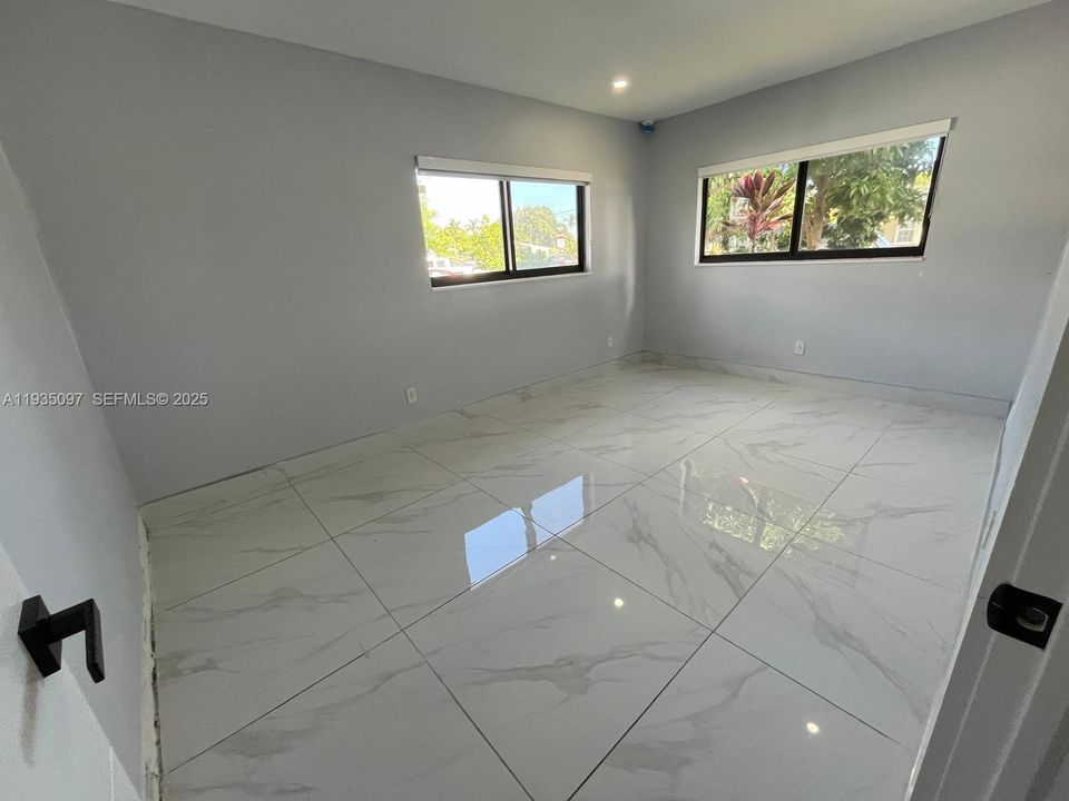 For Rent: $4,900 (4 beds, 2 baths, 2314 Square Feet)