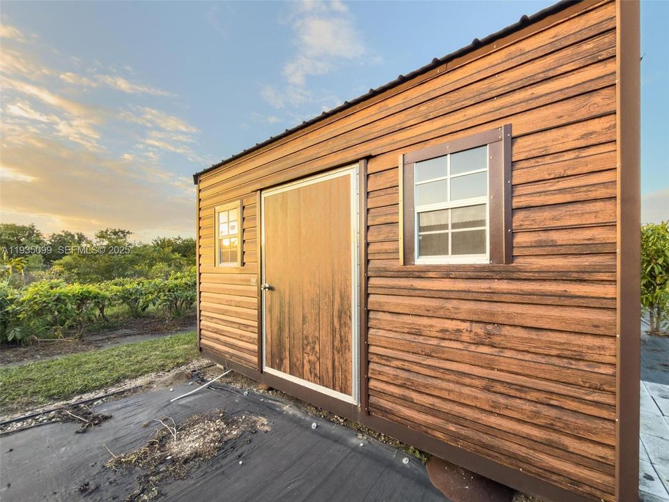 For Sale: $499,000 (2.50 acres)