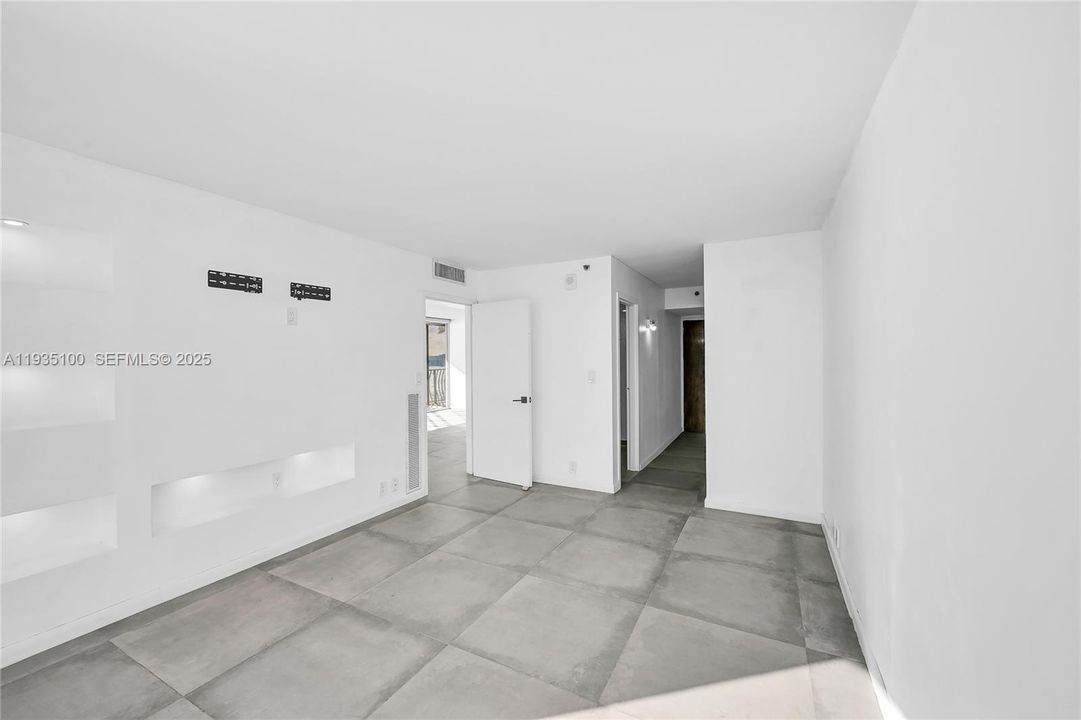 For Rent: $3,350 (2 beds, 2 baths, 1005 Square Feet)