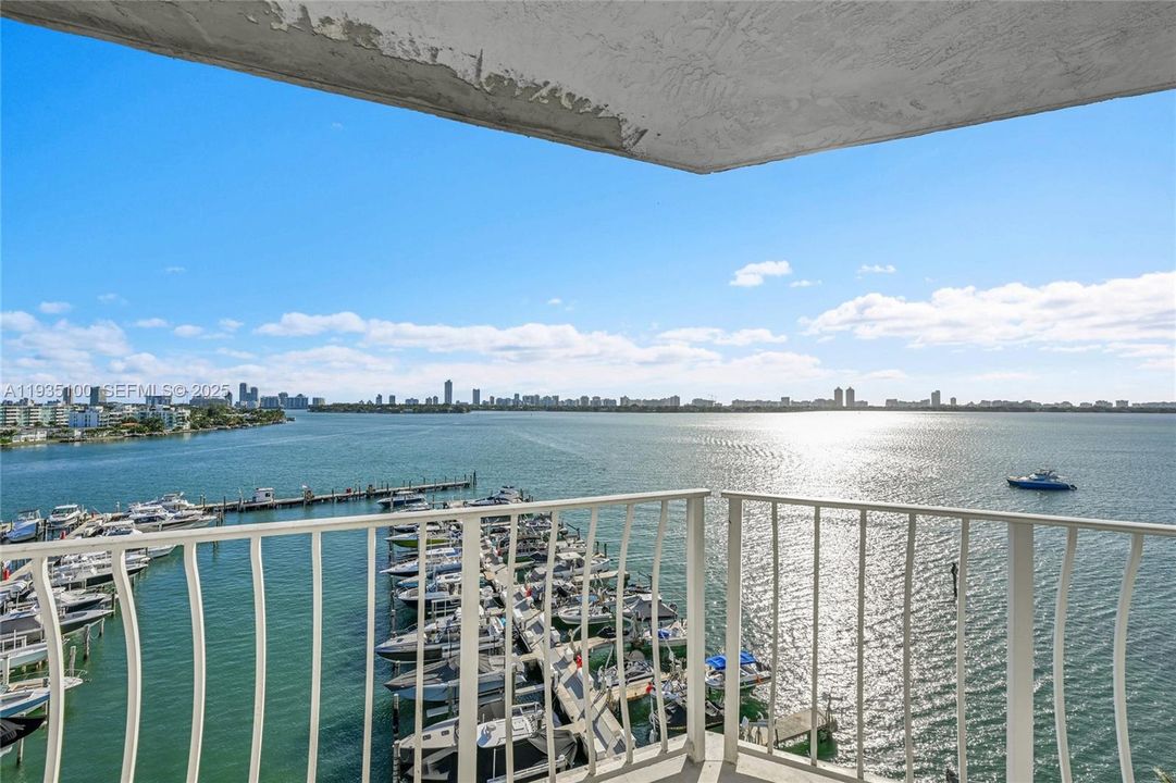 For Rent: $3,350 (2 beds, 2 baths, 1005 Square Feet)