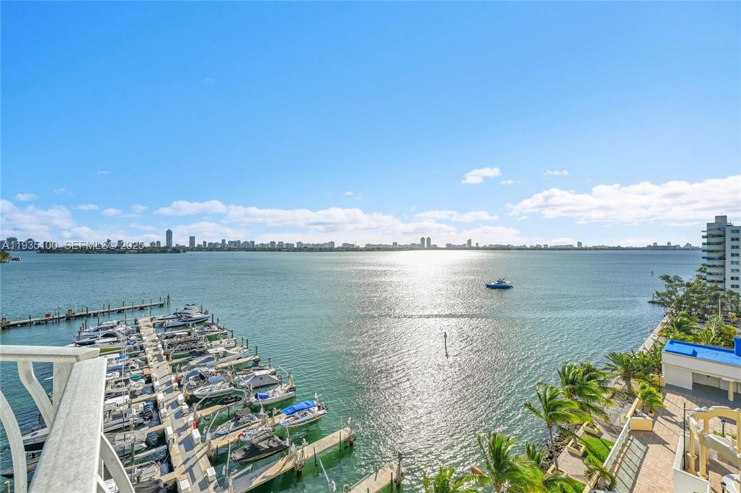 For Rent: $3,350 (2 beds, 2 baths, 1005 Square Feet)