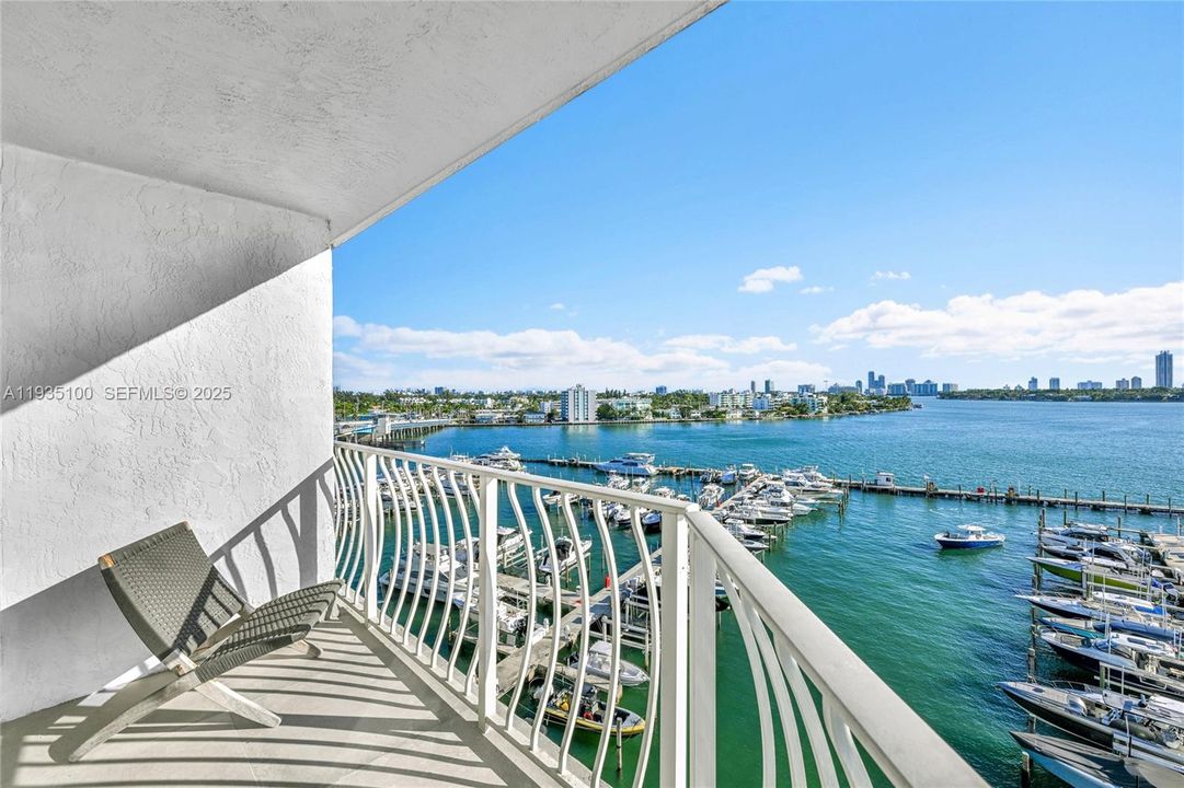 For Rent: $3,350 (2 beds, 2 baths, 1005 Square Feet)