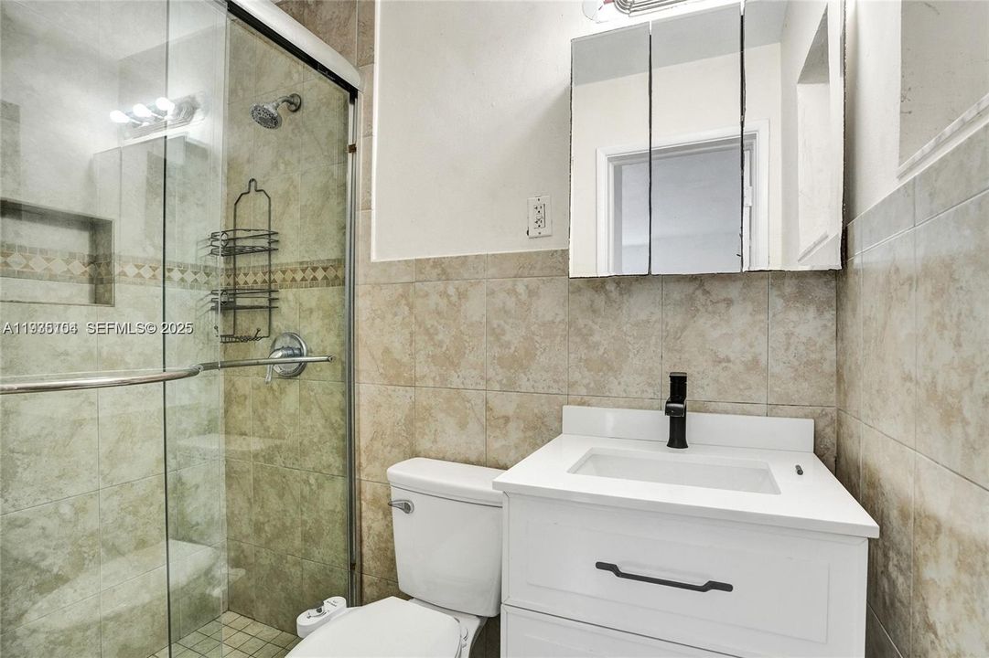 For Rent: $5,000 (3 beds, 2 baths, 2000 Square Feet)