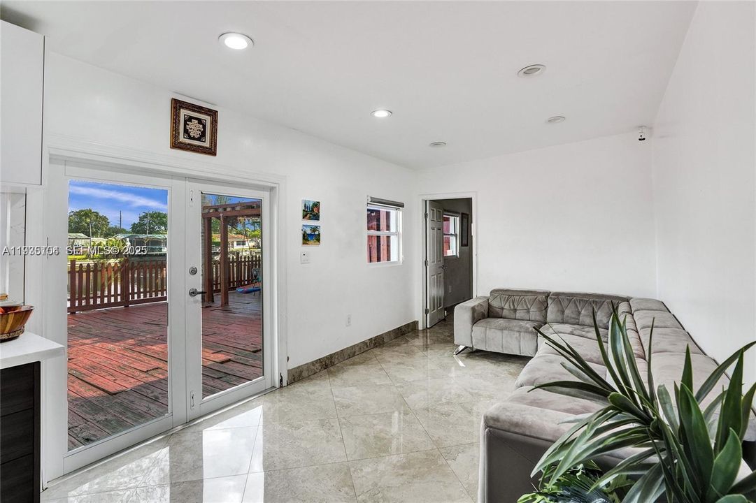 For Rent: $5,000 (3 beds, 2 baths, 2000 Square Feet)