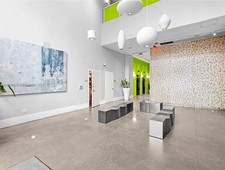 出租: $2,250 (1 贝兹, 1 浴室, 651 平方英尺)