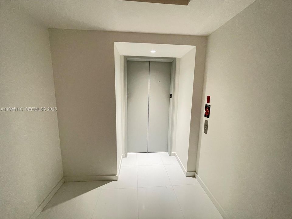 На продажу: $1,100,000 (2 спален, 3 ванн, 1560 Квадратных фут)