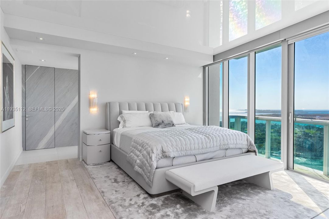 For Sale: $11,995,000 (3 beds, 3 baths, 3365 Square Feet)