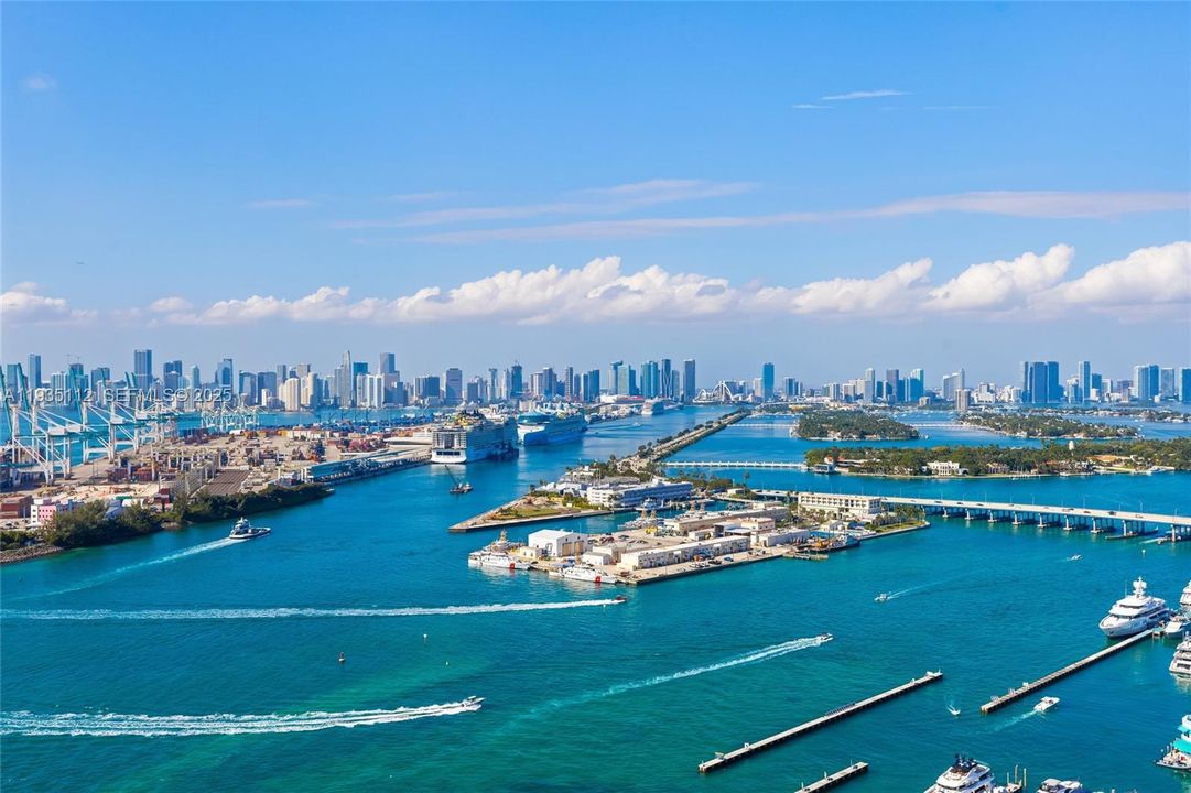 For Sale: $11,995,000 (3 beds, 3 baths, 3365 Square Feet)