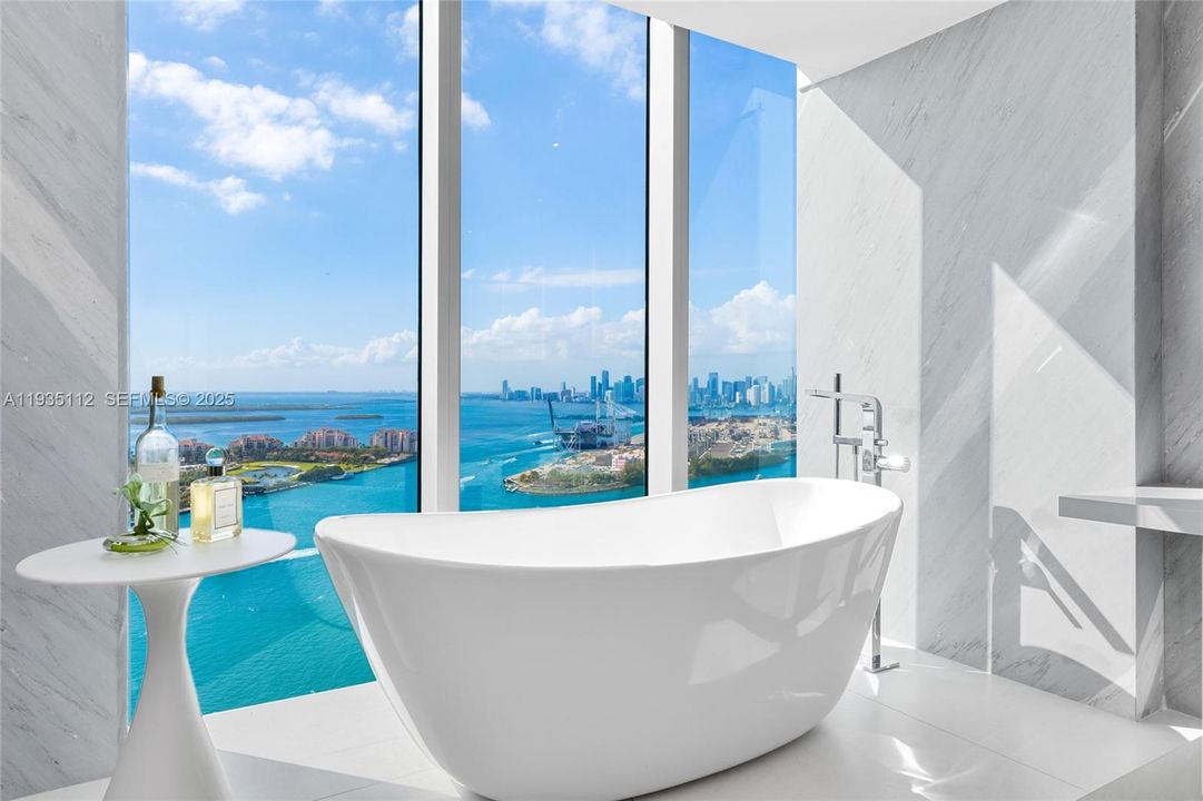 For Sale: $11,995,000 (3 beds, 3 baths, 3365 Square Feet)