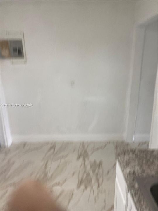 出租: $2,650 (3 贝兹, 2 浴室, 1121 平方英尺)