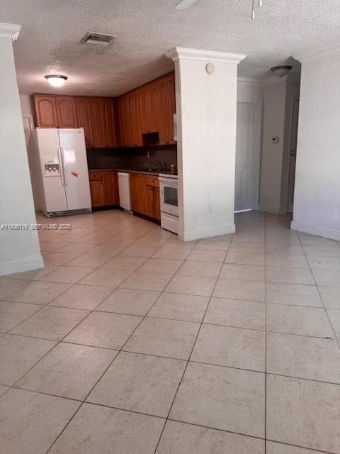 For Rent: $2,000 (4 beds, 2 baths, 1680 Square Feet)
