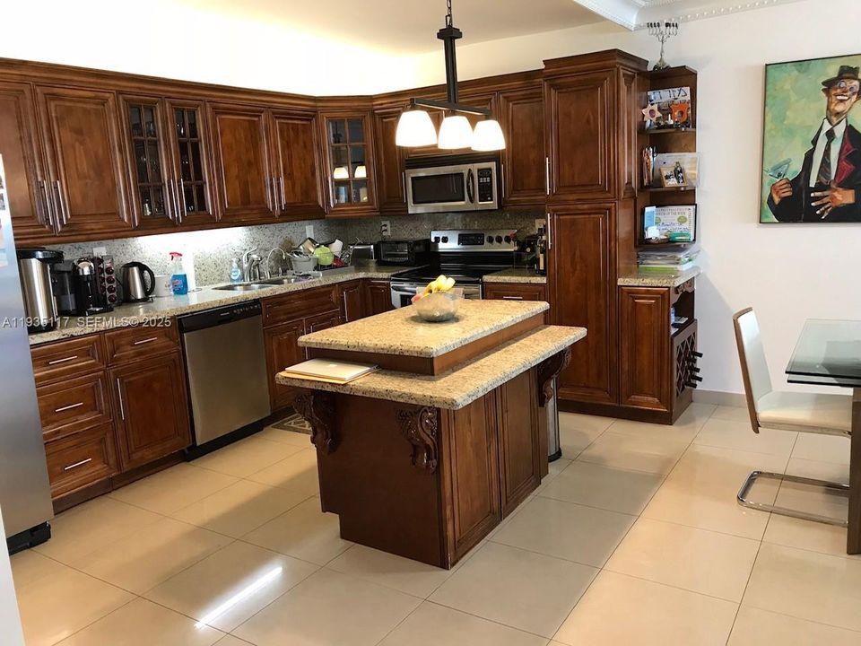 出租: $2,900 (2 贝兹, 2 浴室, 1537 平方英尺)