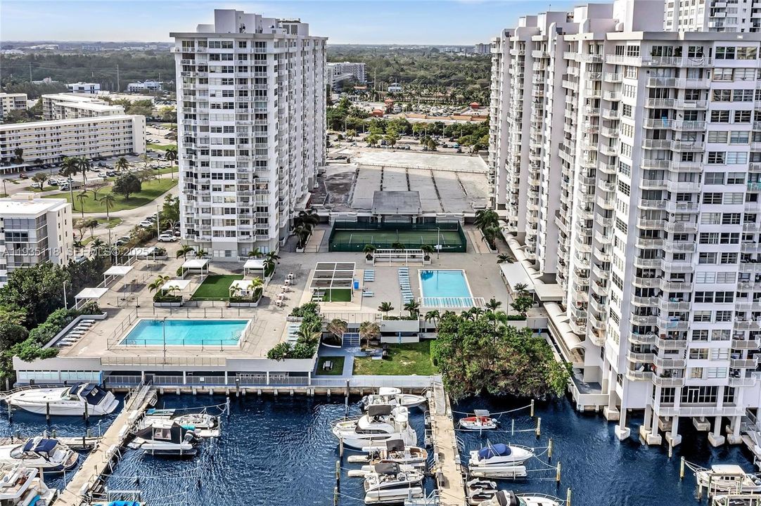 待售: $285,000 (2 贝兹, 2 浴室, 1079 平方英尺)