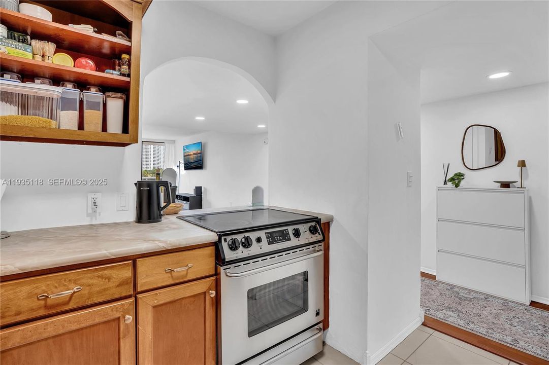 待售: $285,000 (2 贝兹, 2 浴室, 1079 平方英尺)