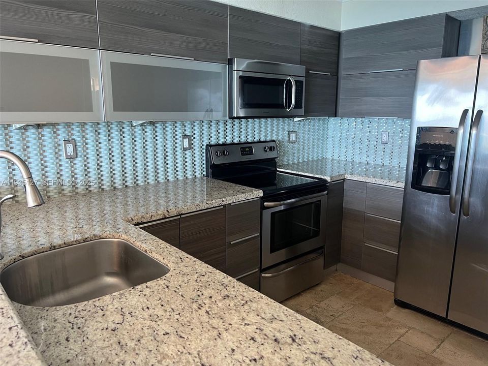 For Rent: $2,650 (0 beds, 1 baths, 482 Square Feet)