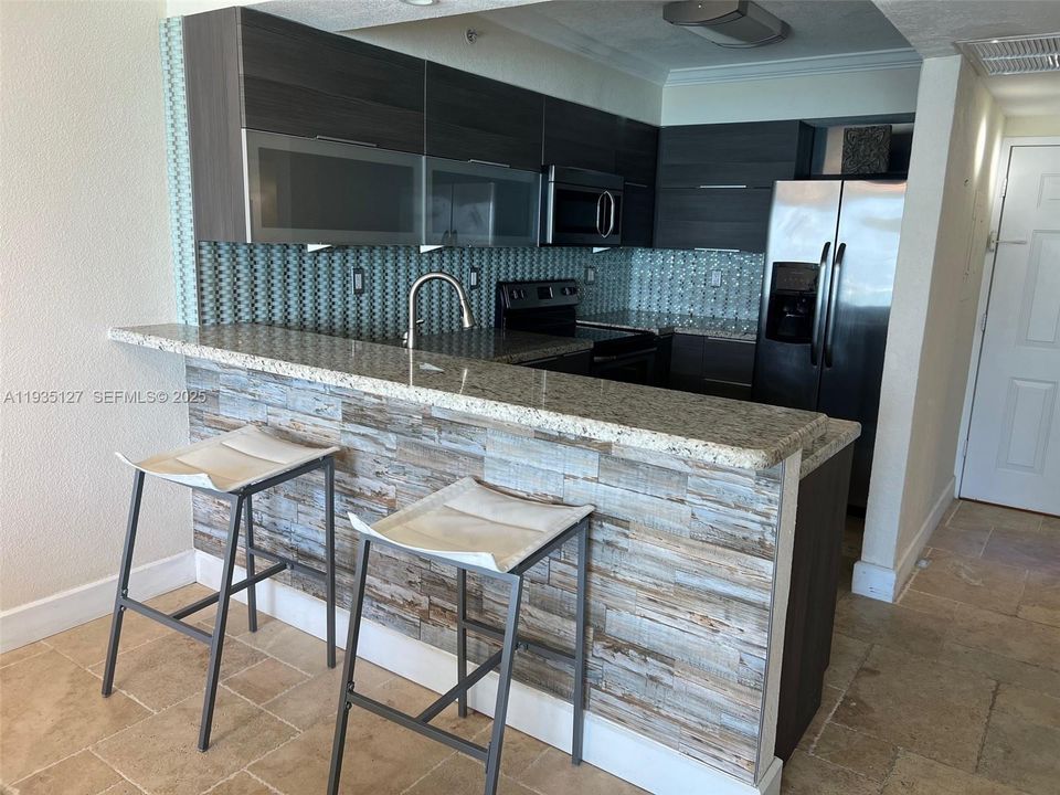 For Rent: $2,650 (0 beds, 1 baths, 482 Square Feet)