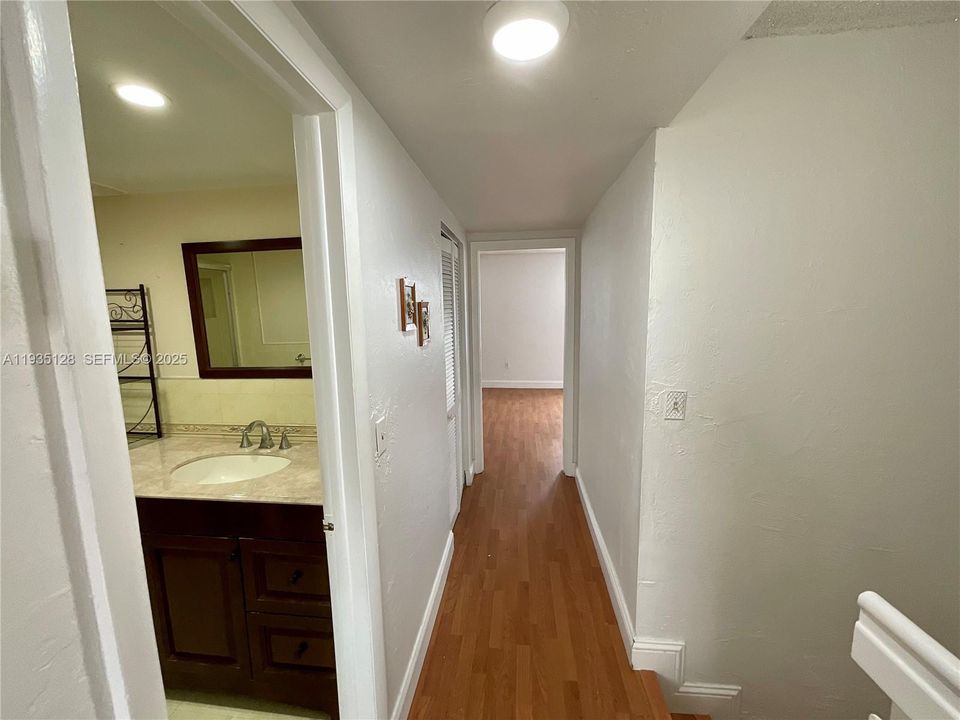 For Rent: $3,250 (3 beds, 2 baths, 1692 Square Feet)