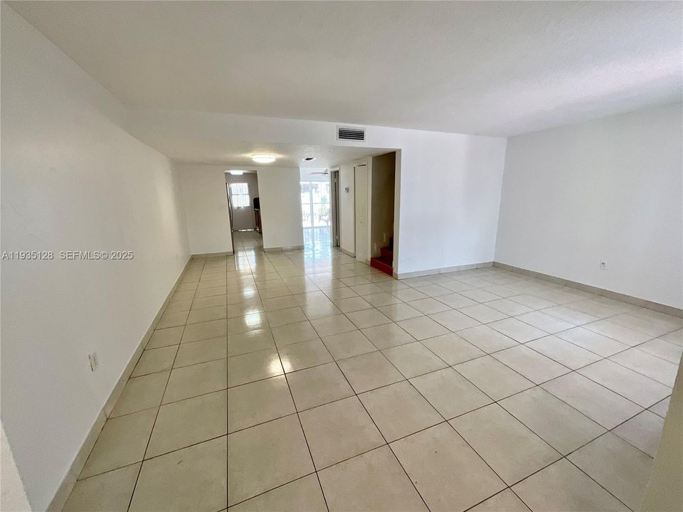 For Rent: $3,250 (3 beds, 2 baths, 1692 Square Feet)