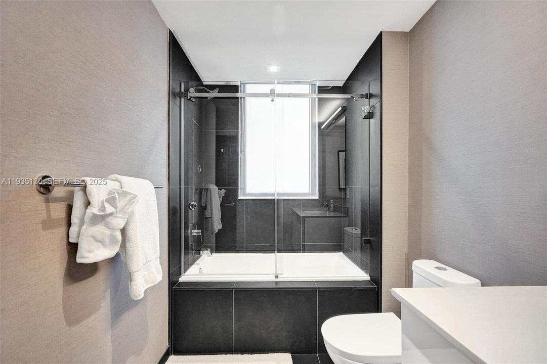 En Venta: $640,000 (2 camas, 2 baños, 1009 Pies cuadrados)