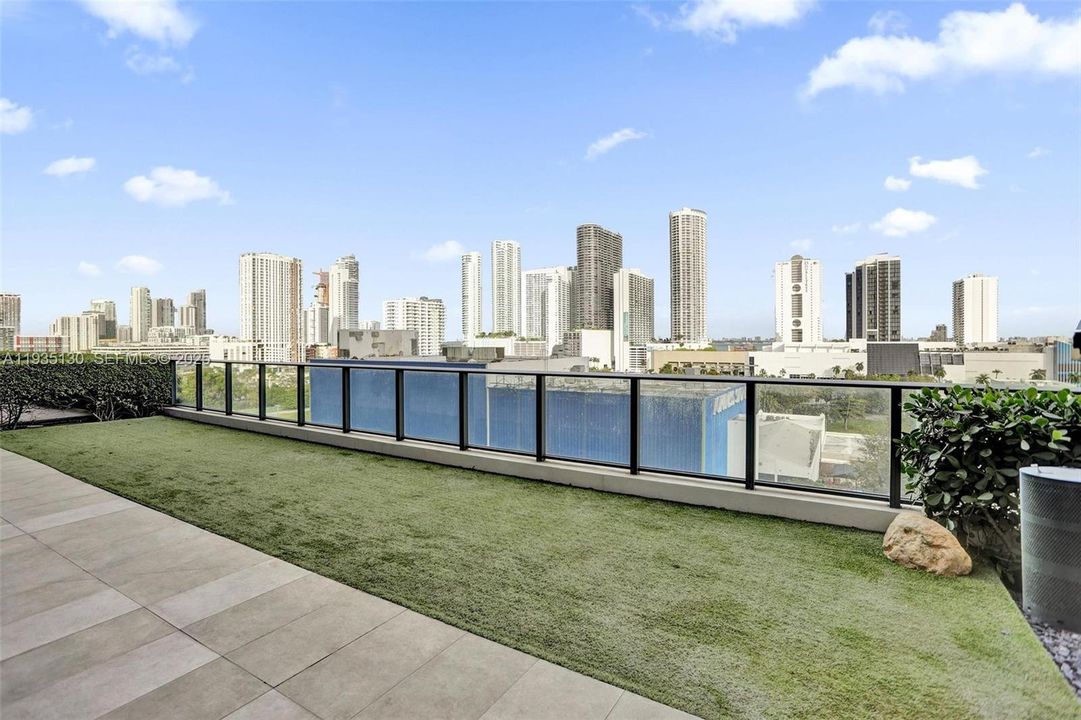 En Venta: $640,000 (2 camas, 2 baños, 1009 Pies cuadrados)