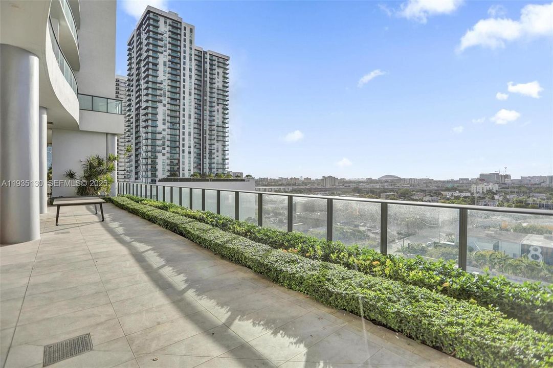 En Venta: $640,000 (2 camas, 2 baños, 1009 Pies cuadrados)