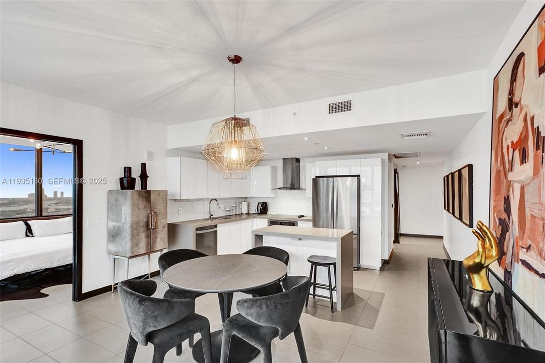 En Venta: $640,000 (2 camas, 2 baños, 1009 Pies cuadrados)