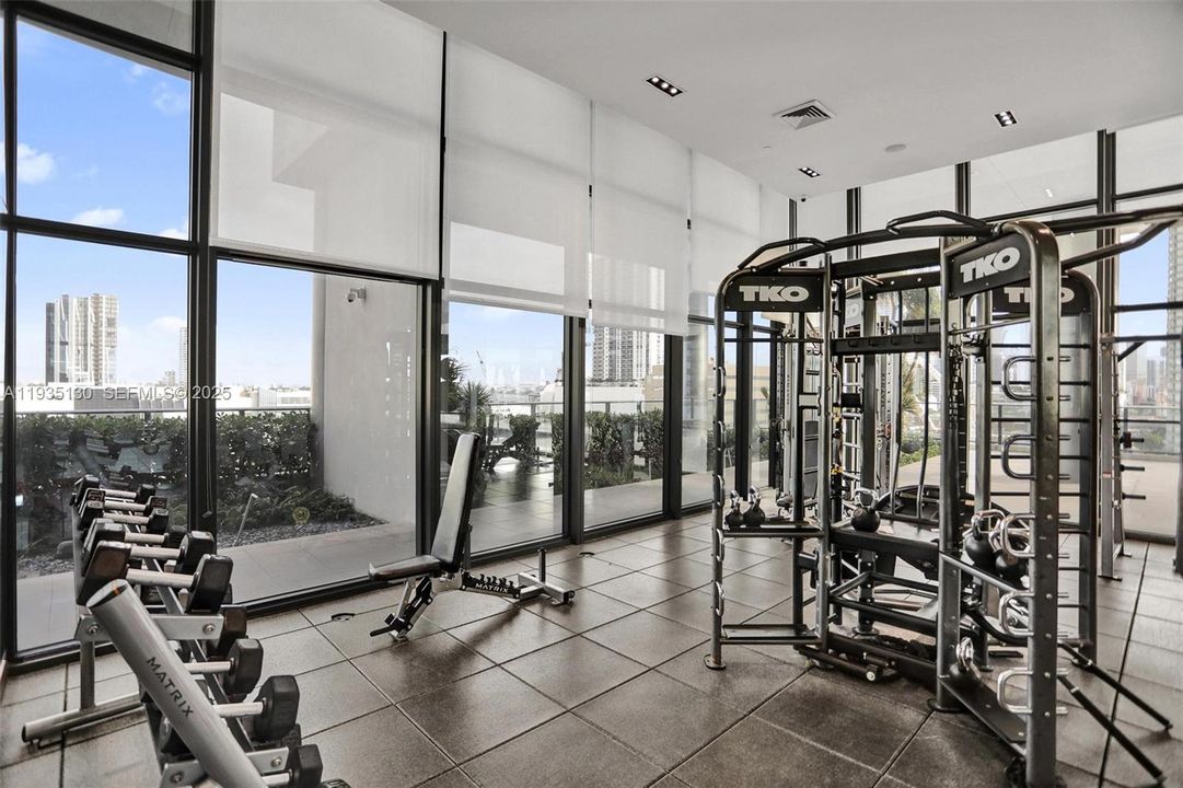 En Venta: $640,000 (2 camas, 2 baños, 1009 Pies cuadrados)