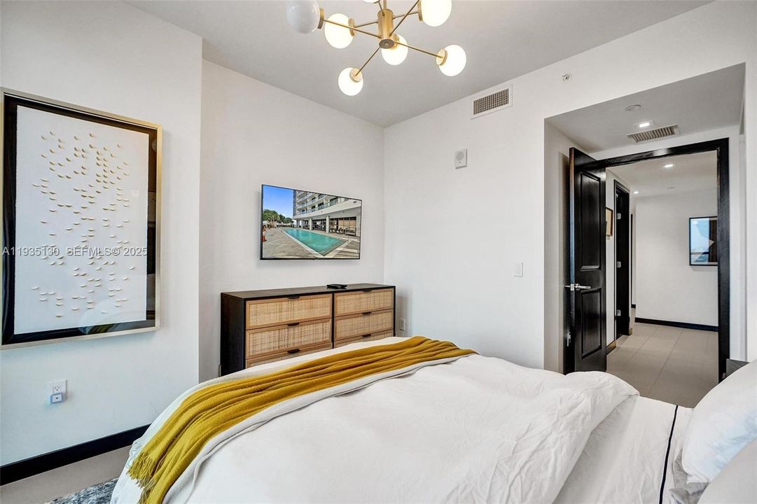 En Venta: $640,000 (2 camas, 2 baños, 1009 Pies cuadrados)