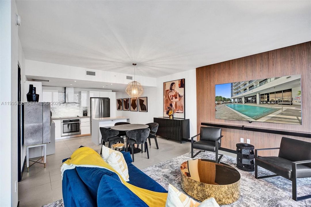 En Venta: $640,000 (2 camas, 2 baños, 1009 Pies cuadrados)