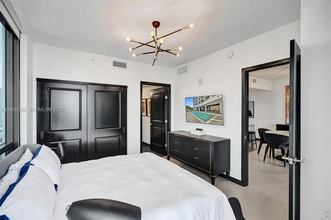 En Venta: $640,000 (2 camas, 2 baños, 1009 Pies cuadrados)