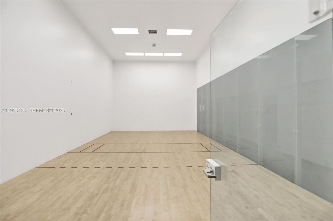 En Venta: $640,000 (2 camas, 2 baños, 1009 Pies cuadrados)