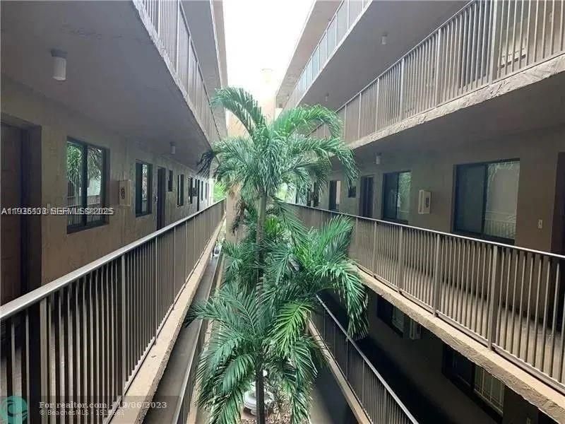 For Sale: $195,000 (2 beds, 2 baths, 1350 Square Feet)