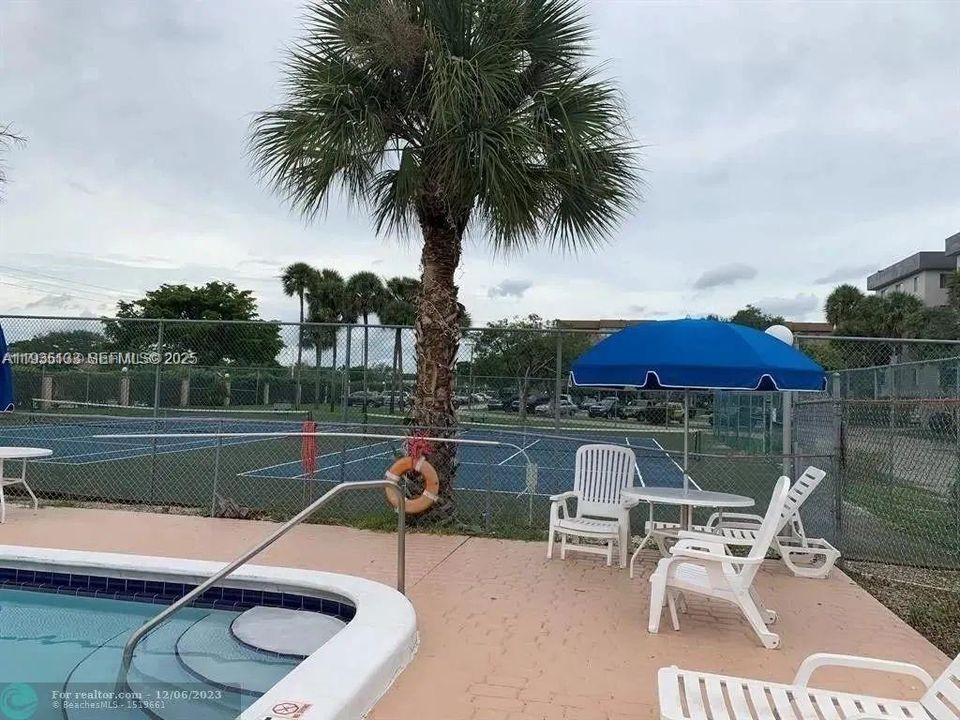 For Sale: $195,000 (2 beds, 2 baths, 1350 Square Feet)