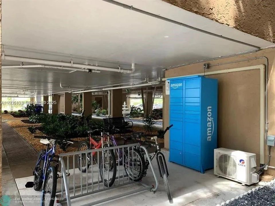 For Sale: $195,000 (2 beds, 2 baths, 1350 Square Feet)