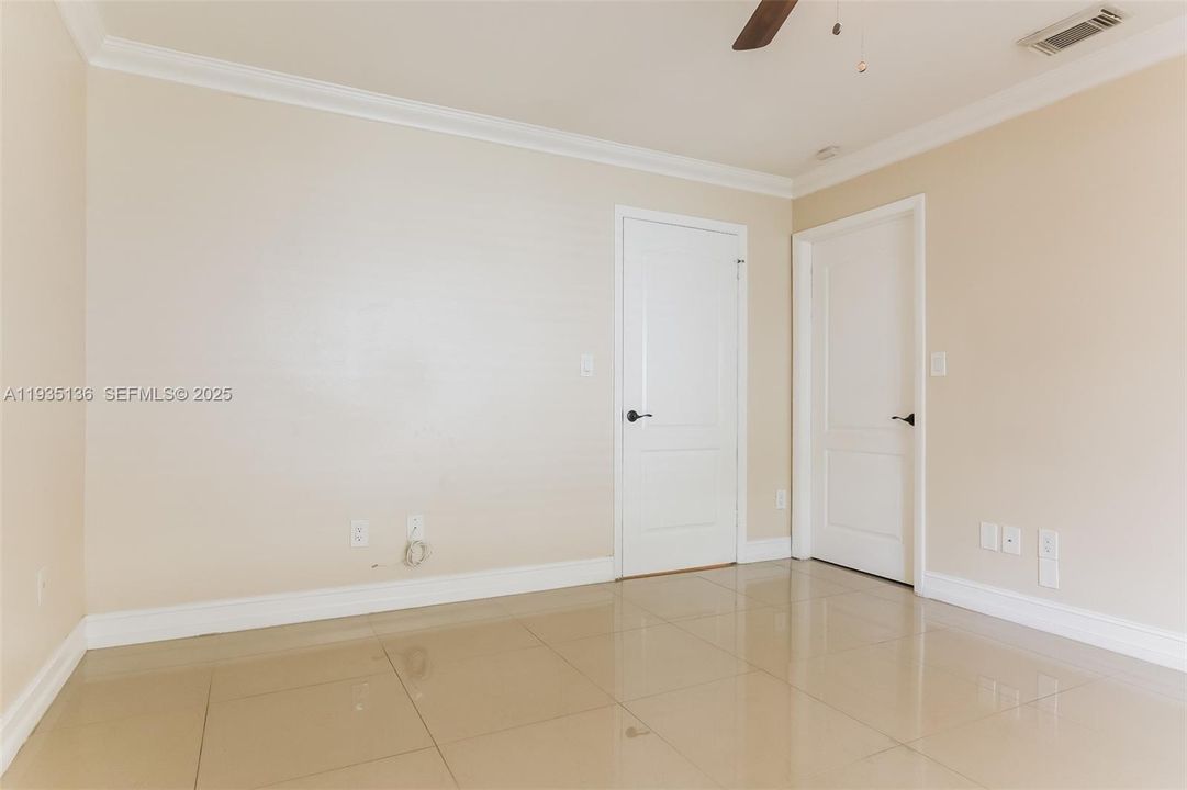 For Rent: $3,200 (3 beds, 2 baths, 1190 Square Feet)