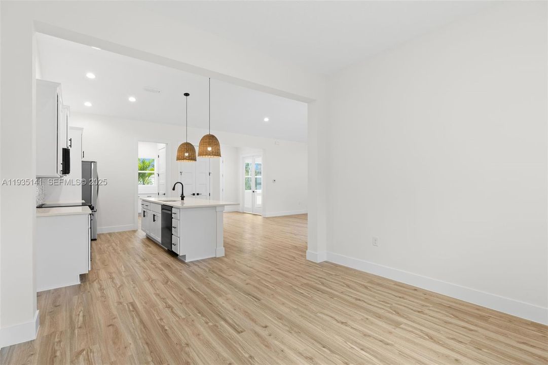 En Venta: $385,900 (3 camas, 2 baños, 1910 Pies cuadrados)